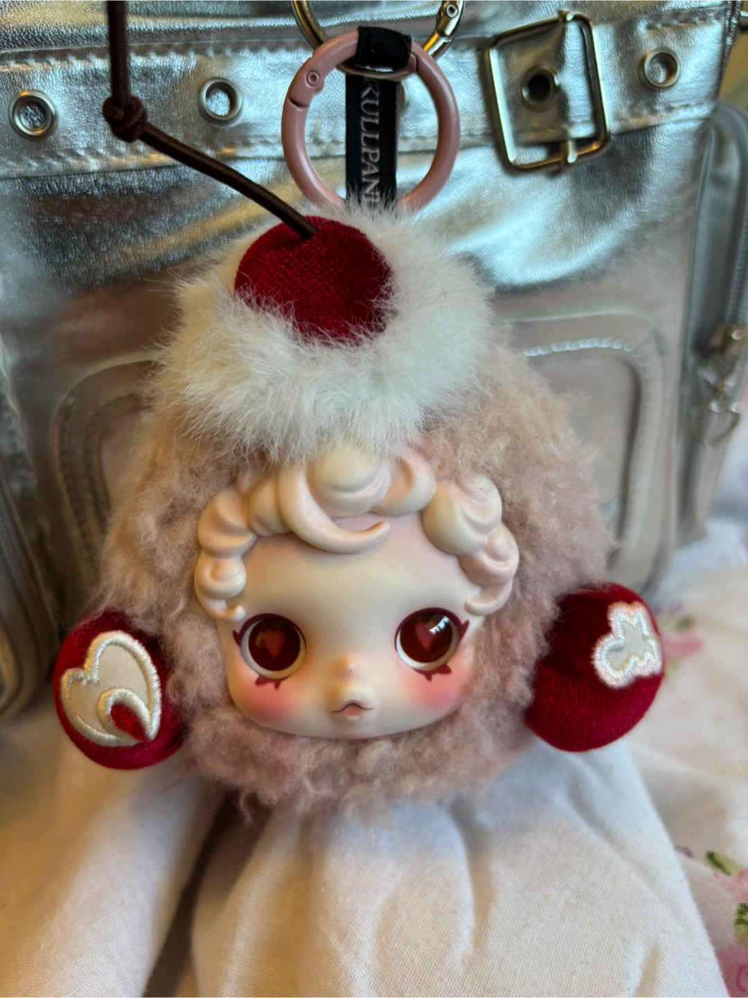 Pop mart Skullpanda earphone case