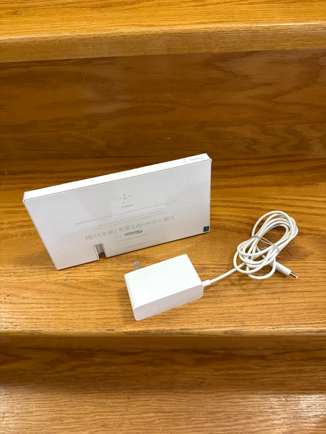Belkin Boost Charge 3-in-1 Wireless Charging Dock - photo 2