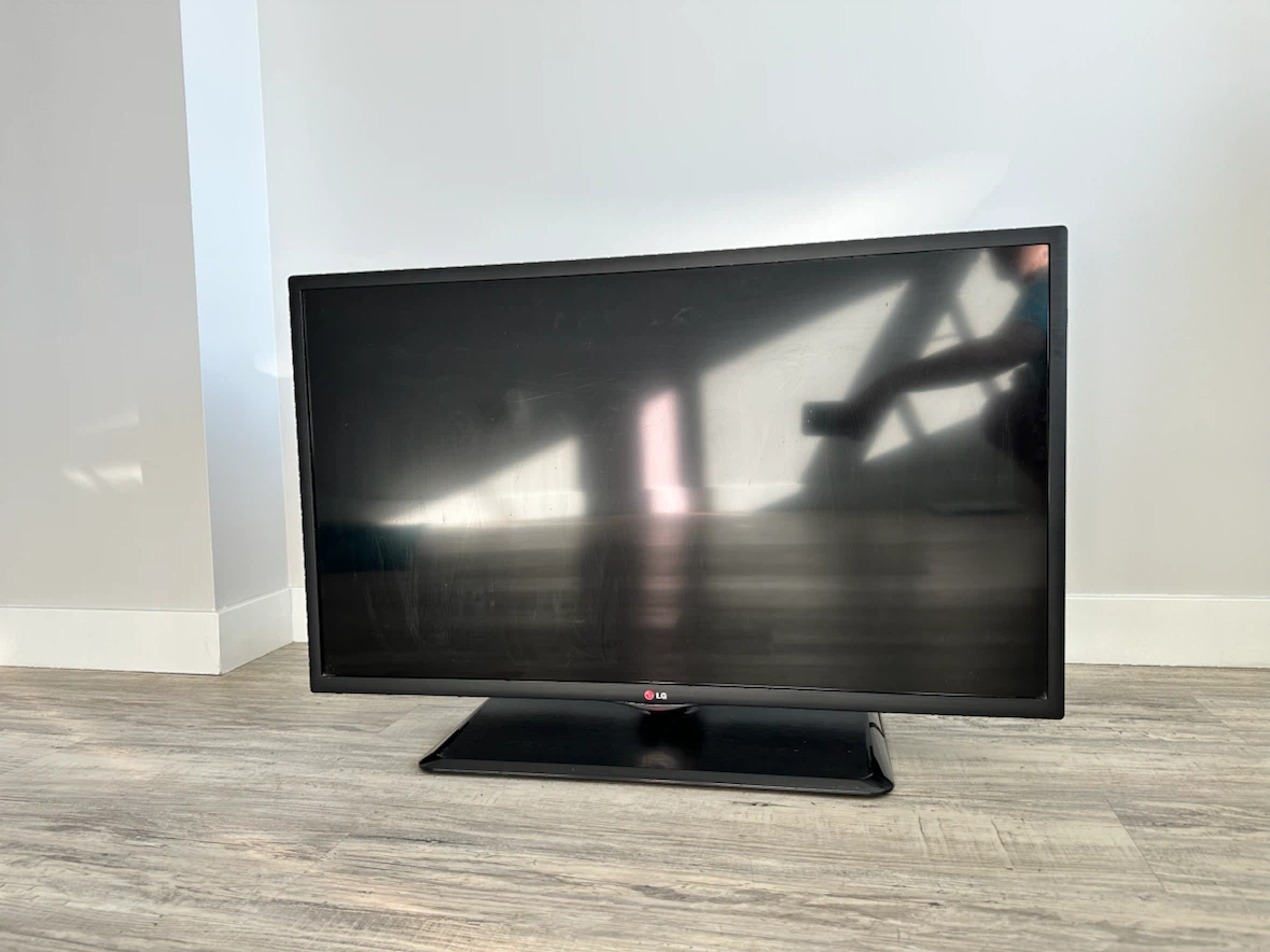 LG TV 39” - photo 3