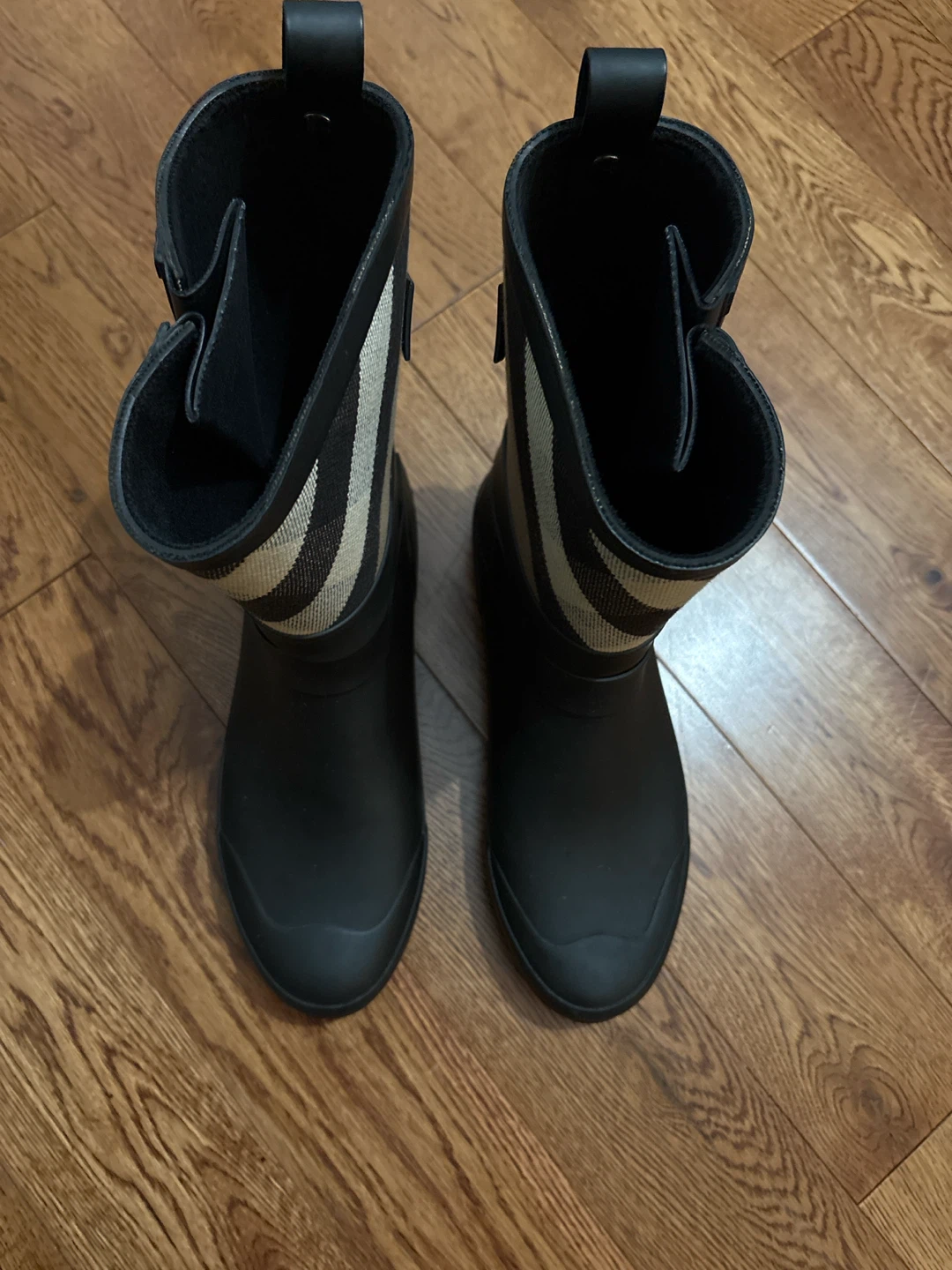 Burberry Black Rubber Boots - photo 3