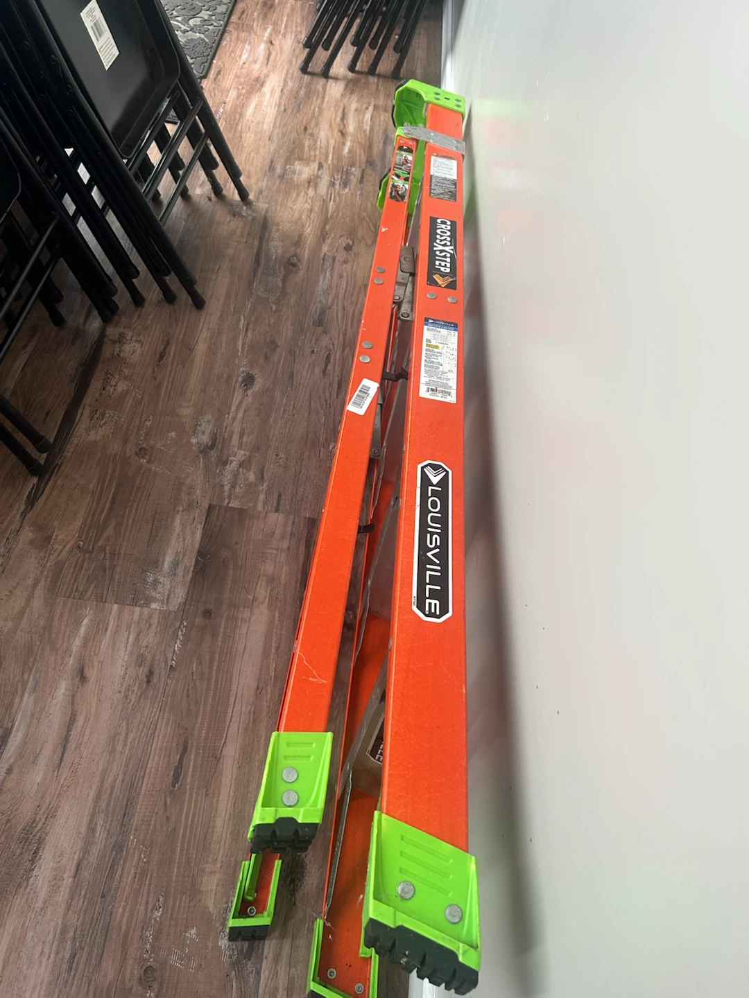 Louisville CrossStep 6 ft. Fiberglass Step Ladder - photo 4