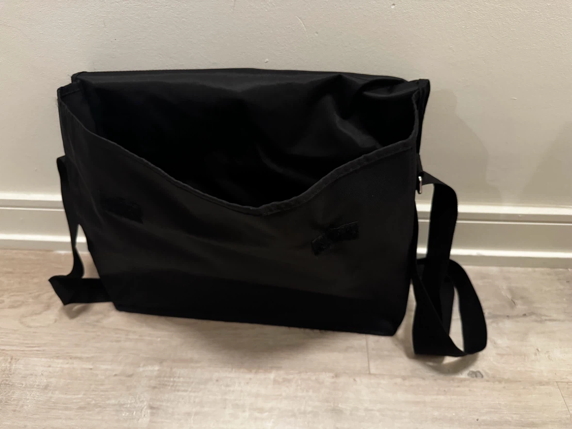 Black messenger bag - photo 2