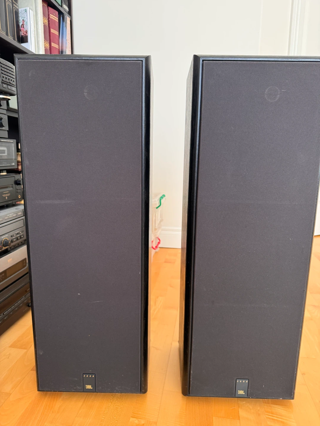 JBL 3800 floor-standing speakers – pair
