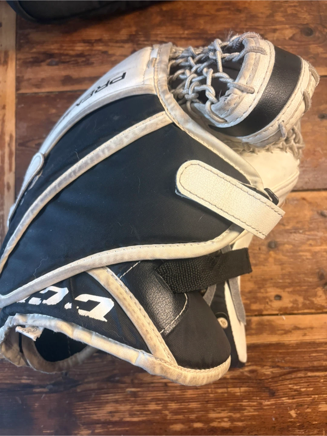 CCM GMR1.5 Junior Goalie Glove