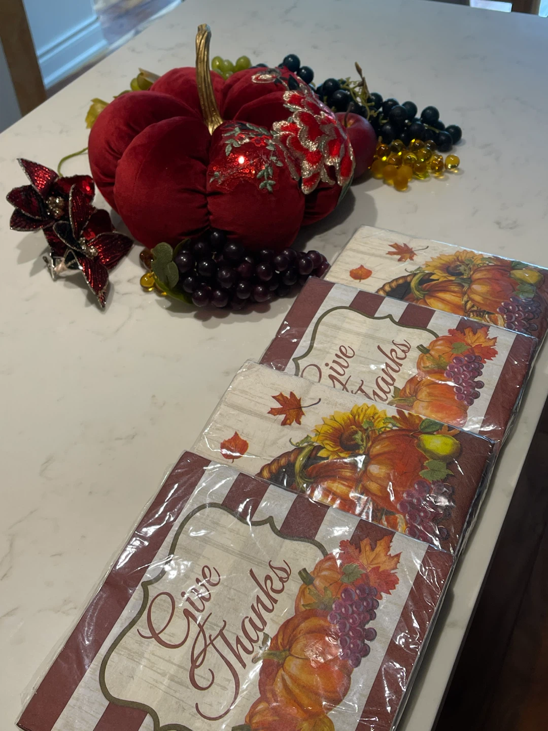Thanksgiving decor bundle with velvet pumpkin and napkins - photo 4