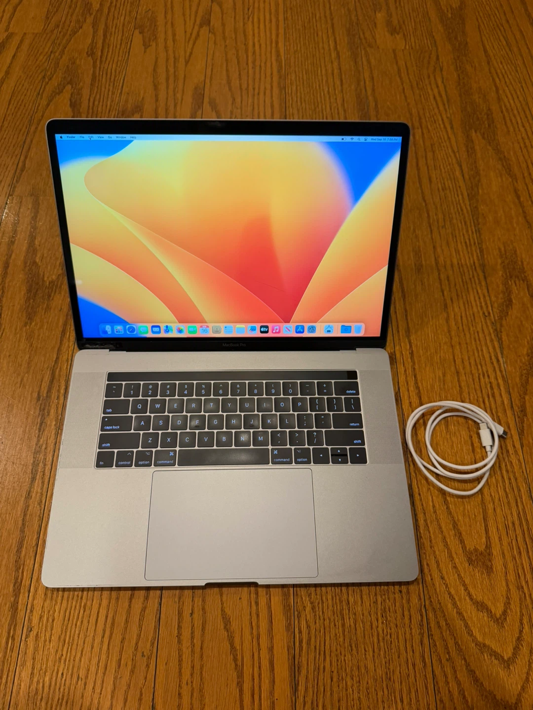 MacBook Pro 15 inch 2017 16GB RAM 256GB SSD Battery Normal