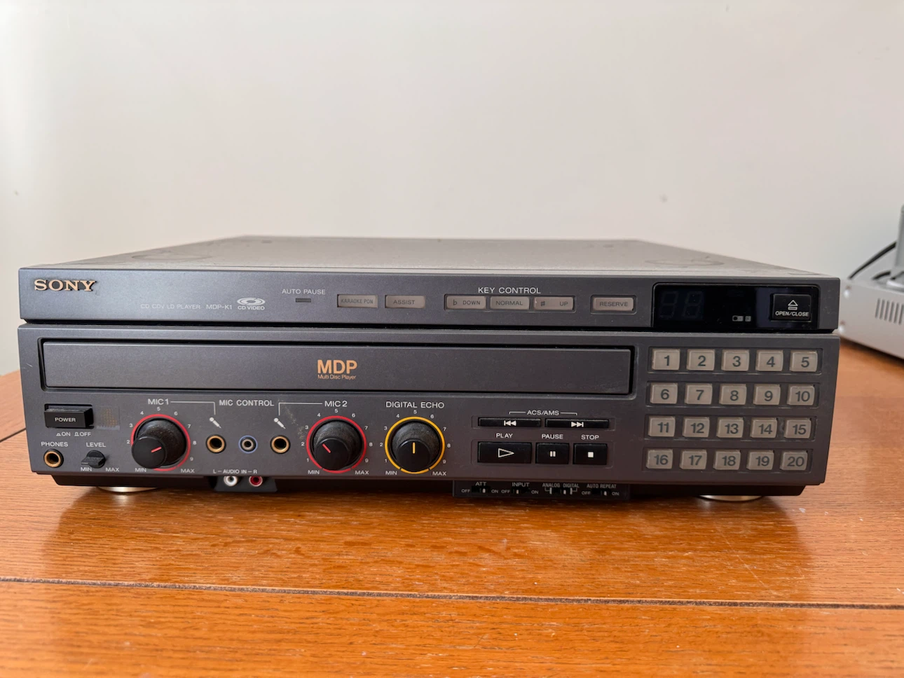 Sony MDP-K1 Multi Disc Karaoke LaserDisc Player