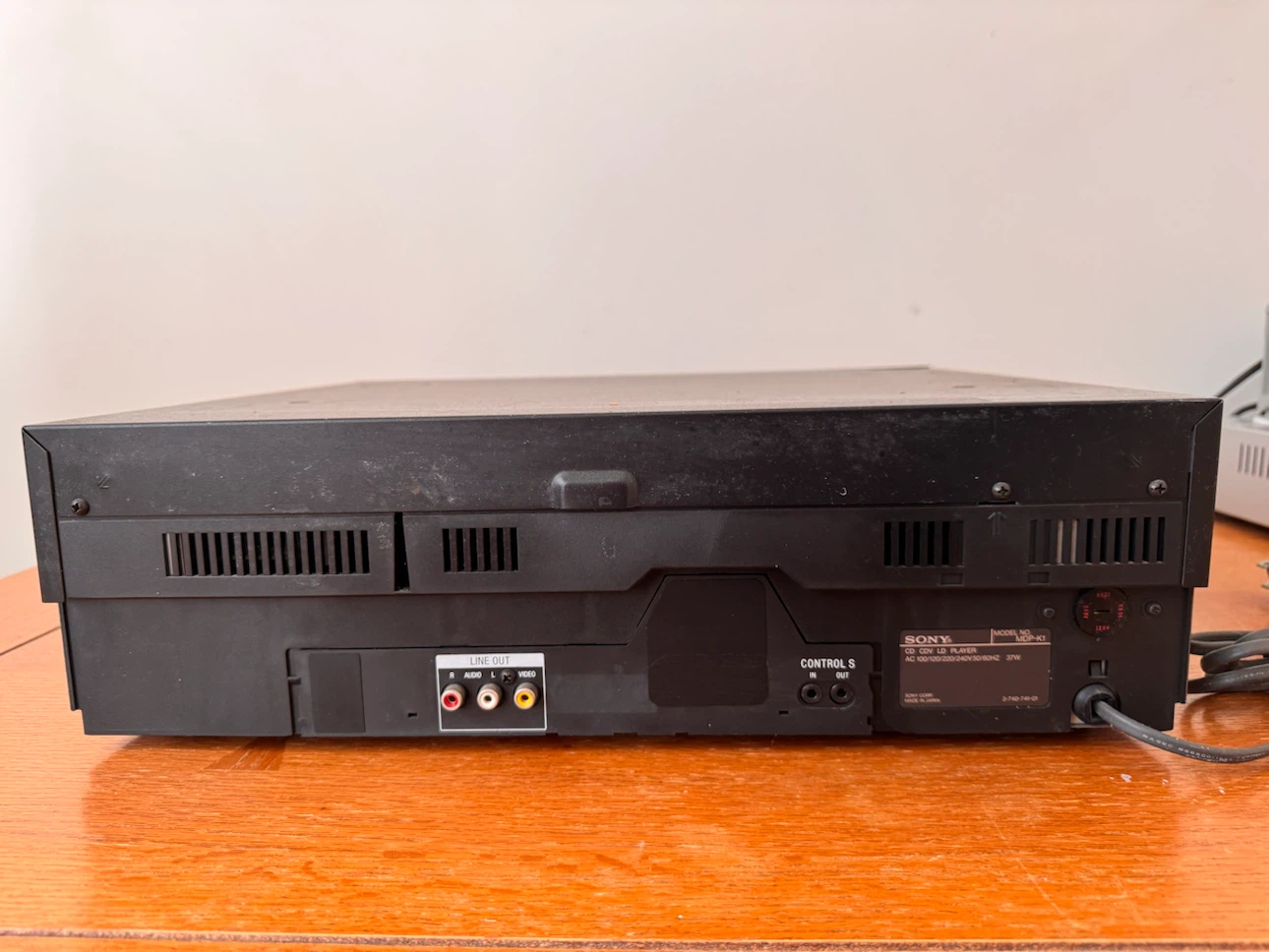 Sony MDP-K1 Multi Disc Karaoke LaserDisc Player - photo 2