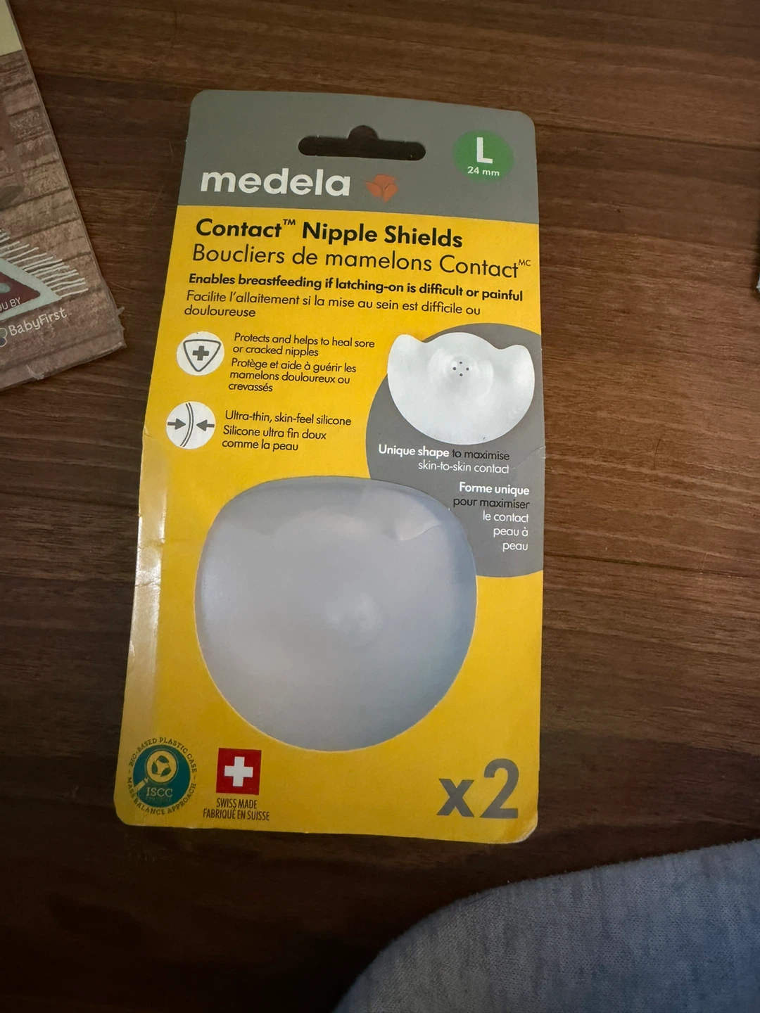 Medela Contact Nipple Shields - L 24mm and M 20mm - photo 2