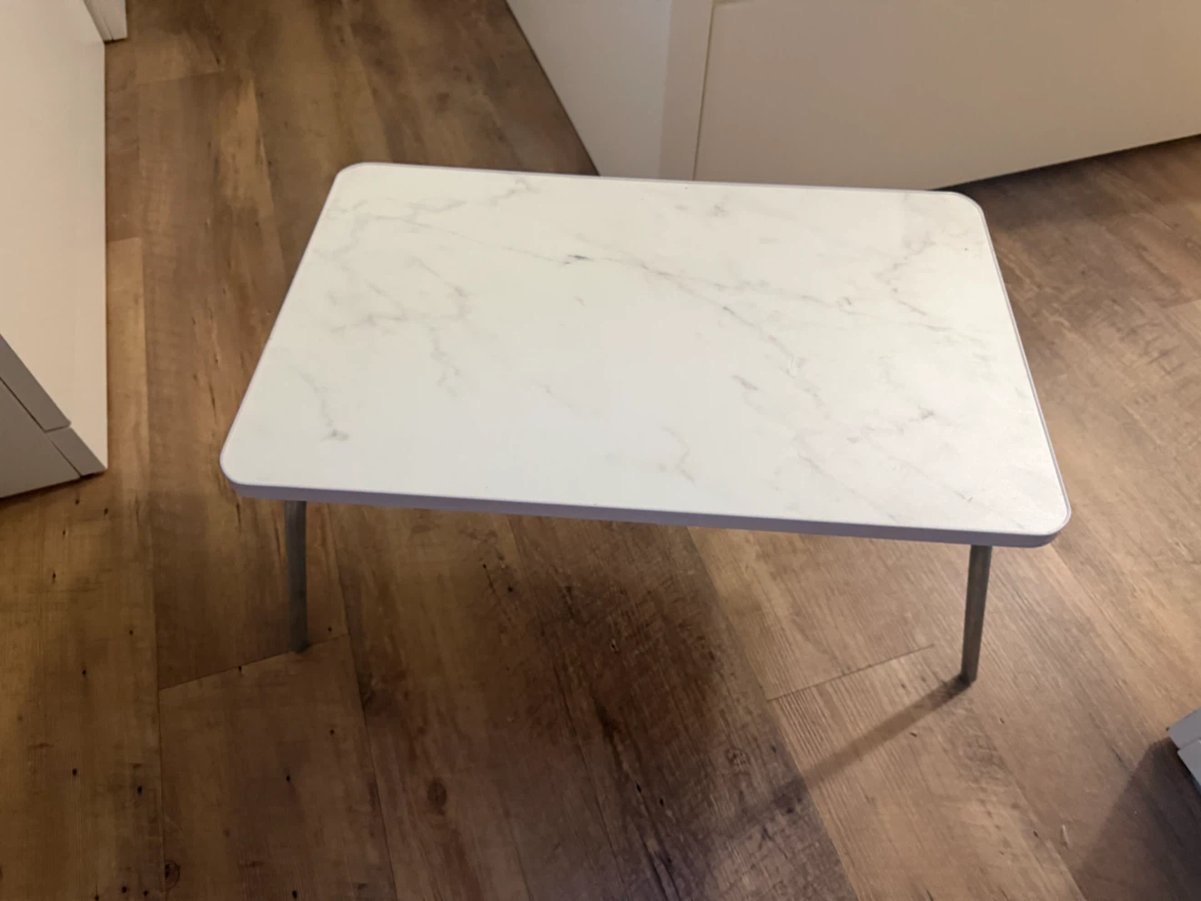 White marble pattern foldable laptop desk - photo 2