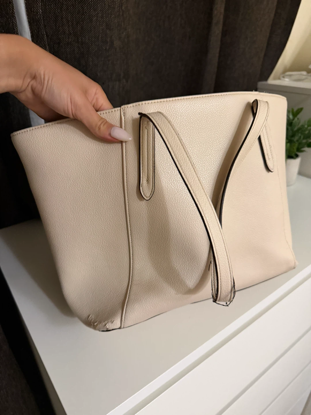 GUESS Los Angeles Cream Tote Bag - photo 2