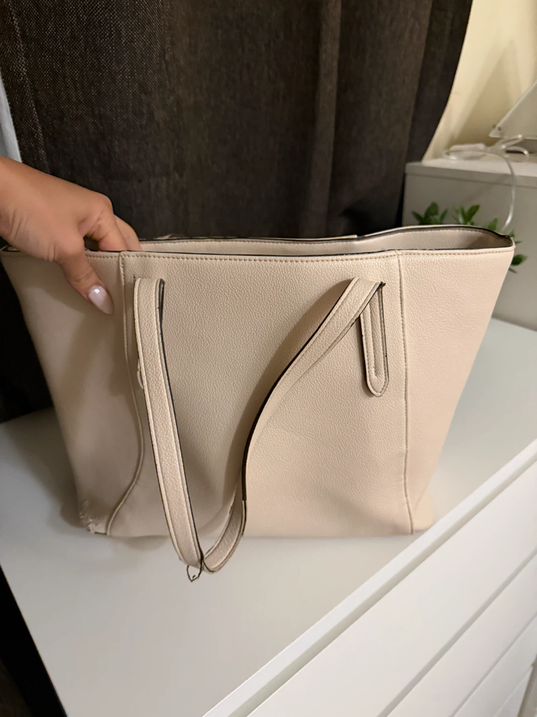 GUESS Los Angeles Cream Tote Bag - photo 3