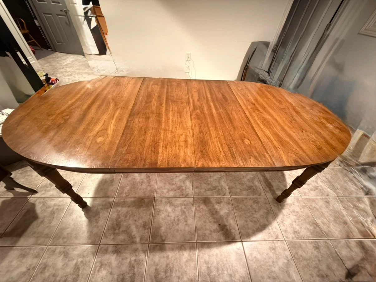 Wooden extendable dining table
