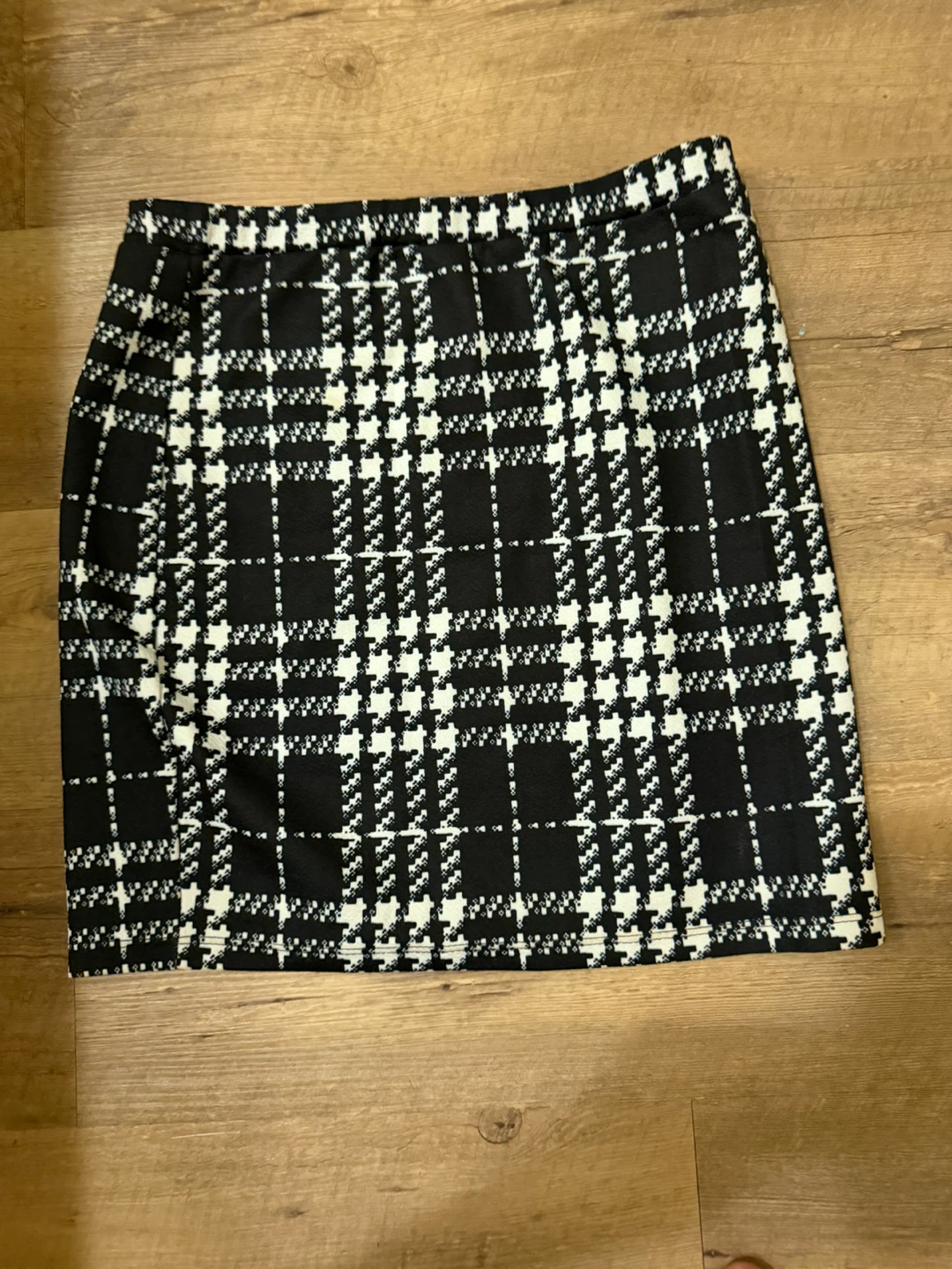 SHEIN black and white plaid skirt