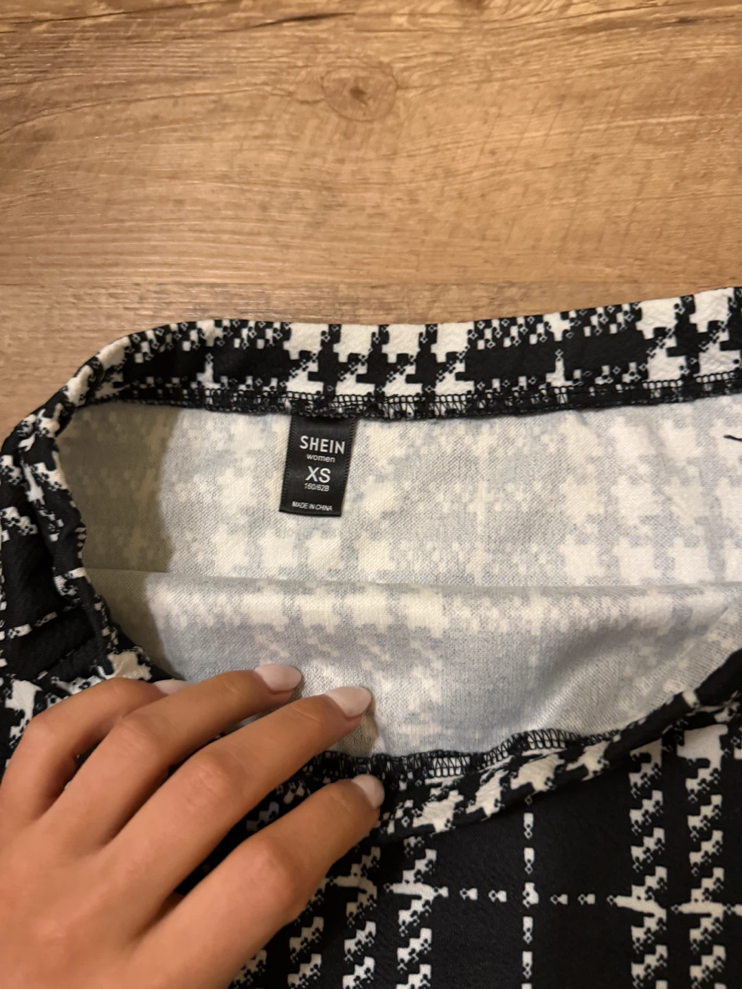 SHEIN black and white plaid skirt - photo 2