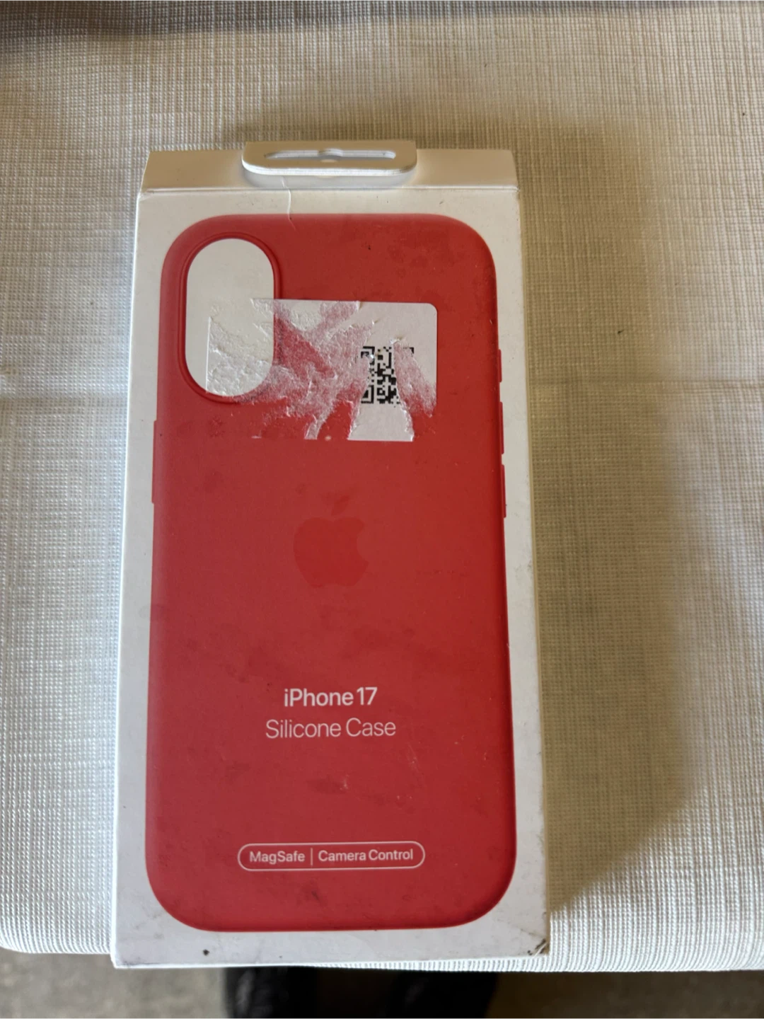 Apple iPhone 17 Silicone Case - Bright Guava