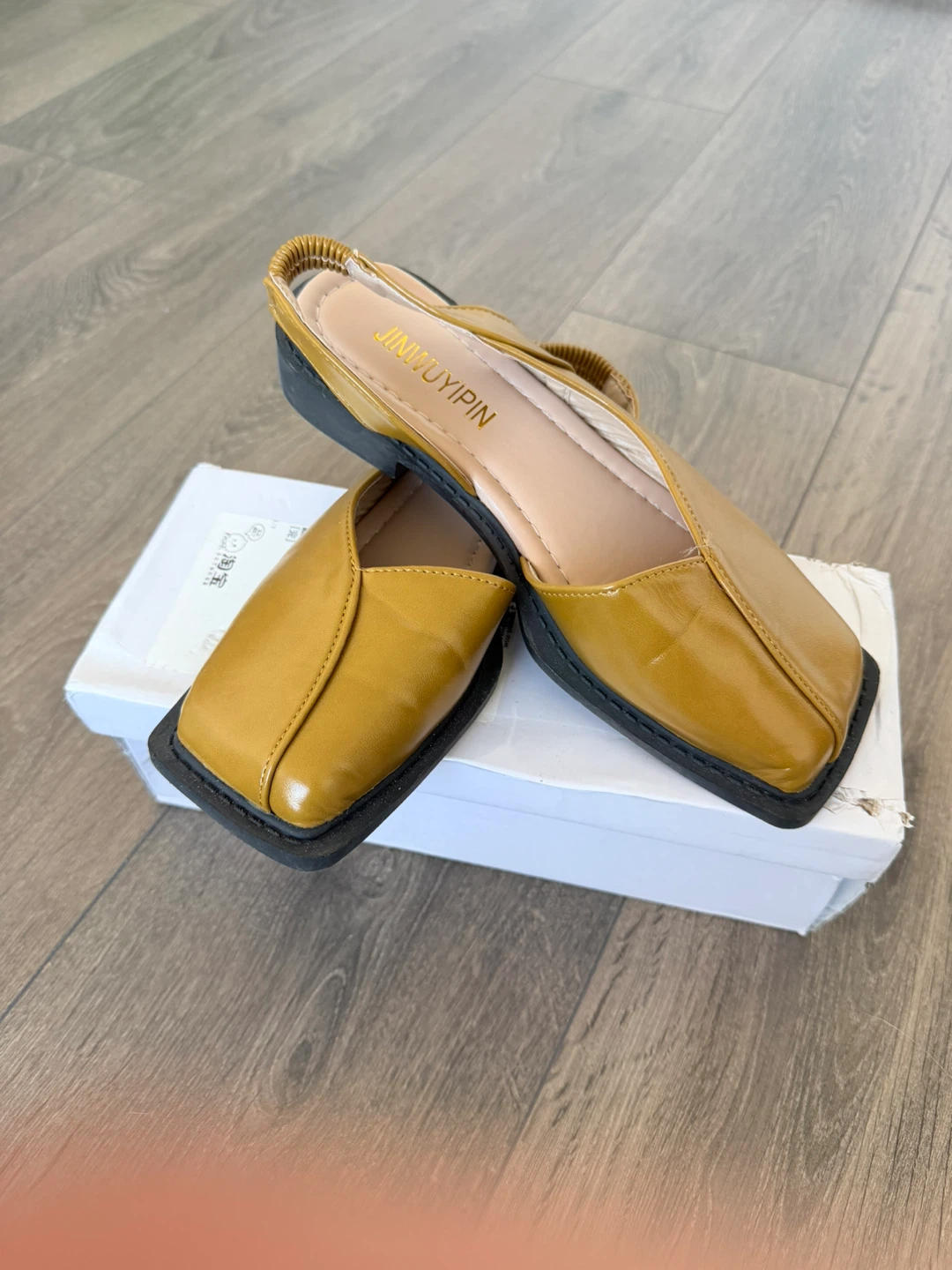 Woman’s shoes