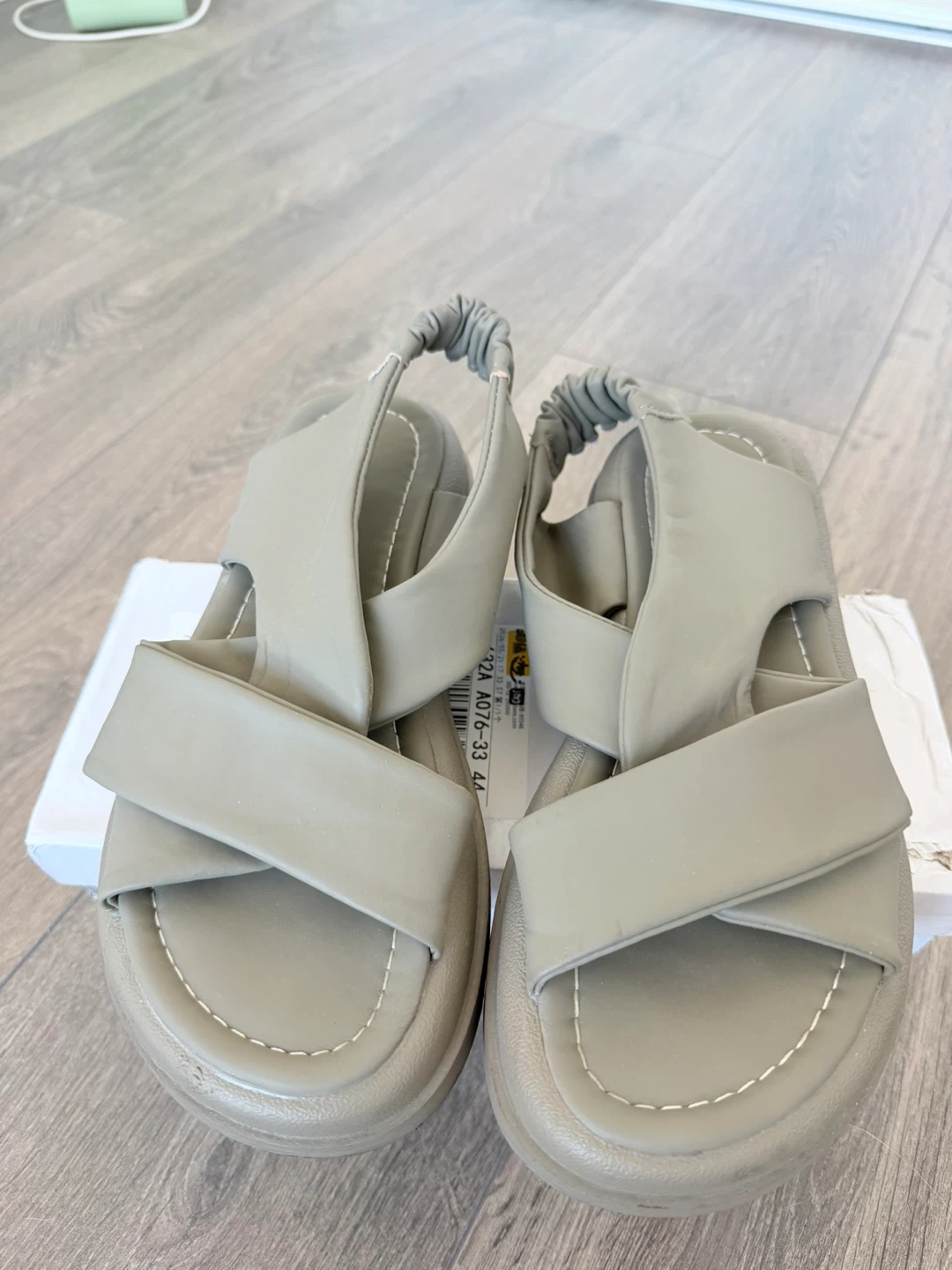 Woman’s shoes - photo 3