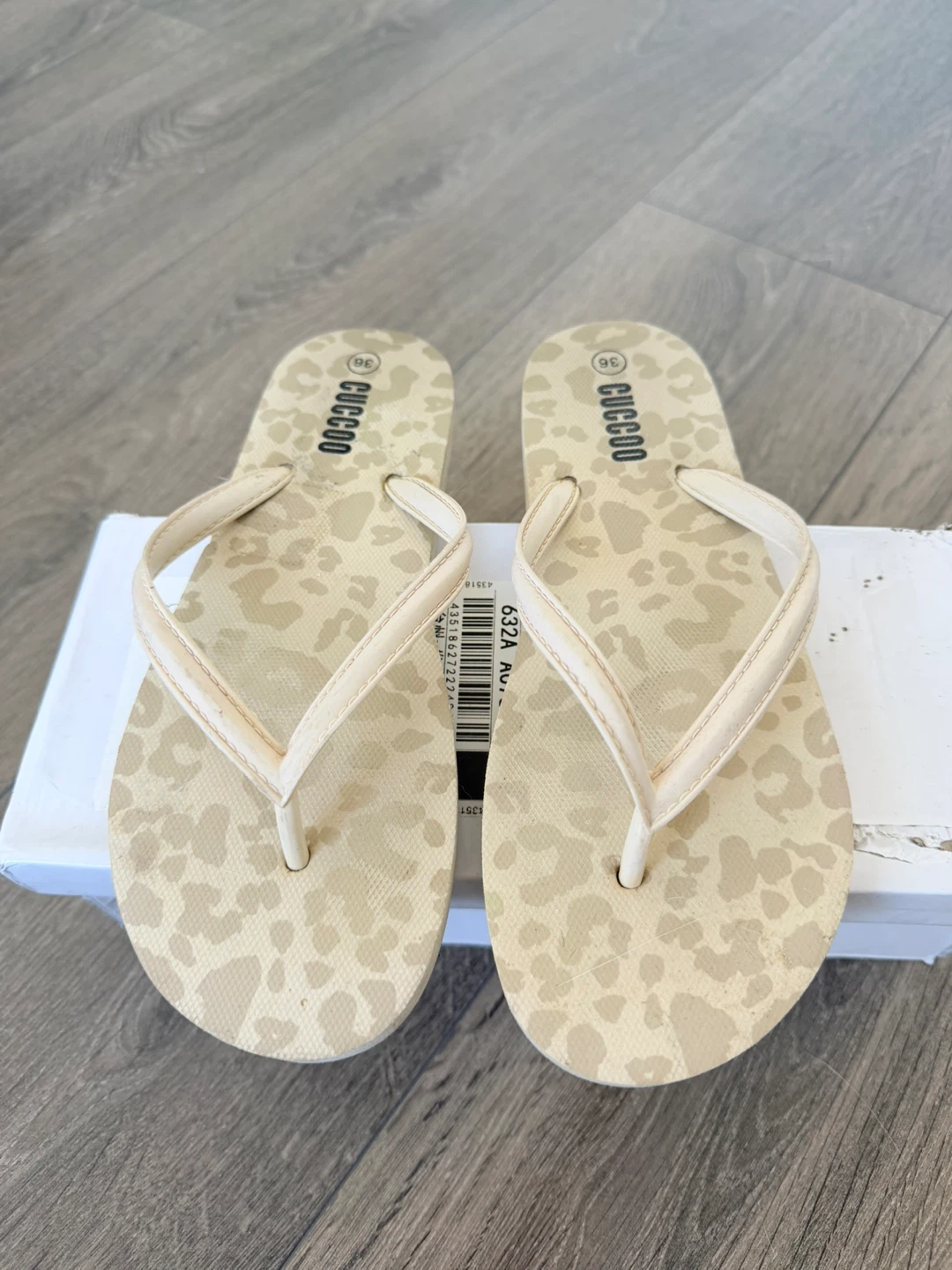 Woman’s shoes - photo 4