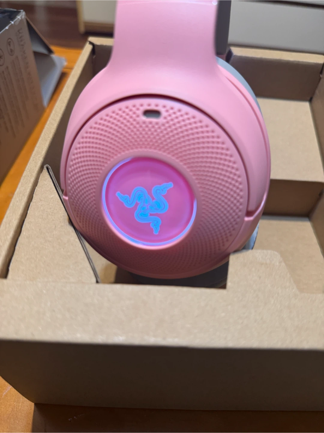 Razer Kraken Kitty V2 BT Quartz Edition Wireless Headset - photo 5