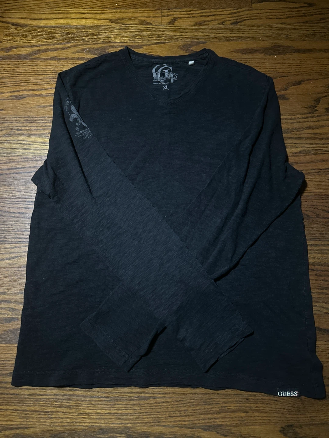 GUESS Long Sleeve V-Neck T-Shirt Black XL