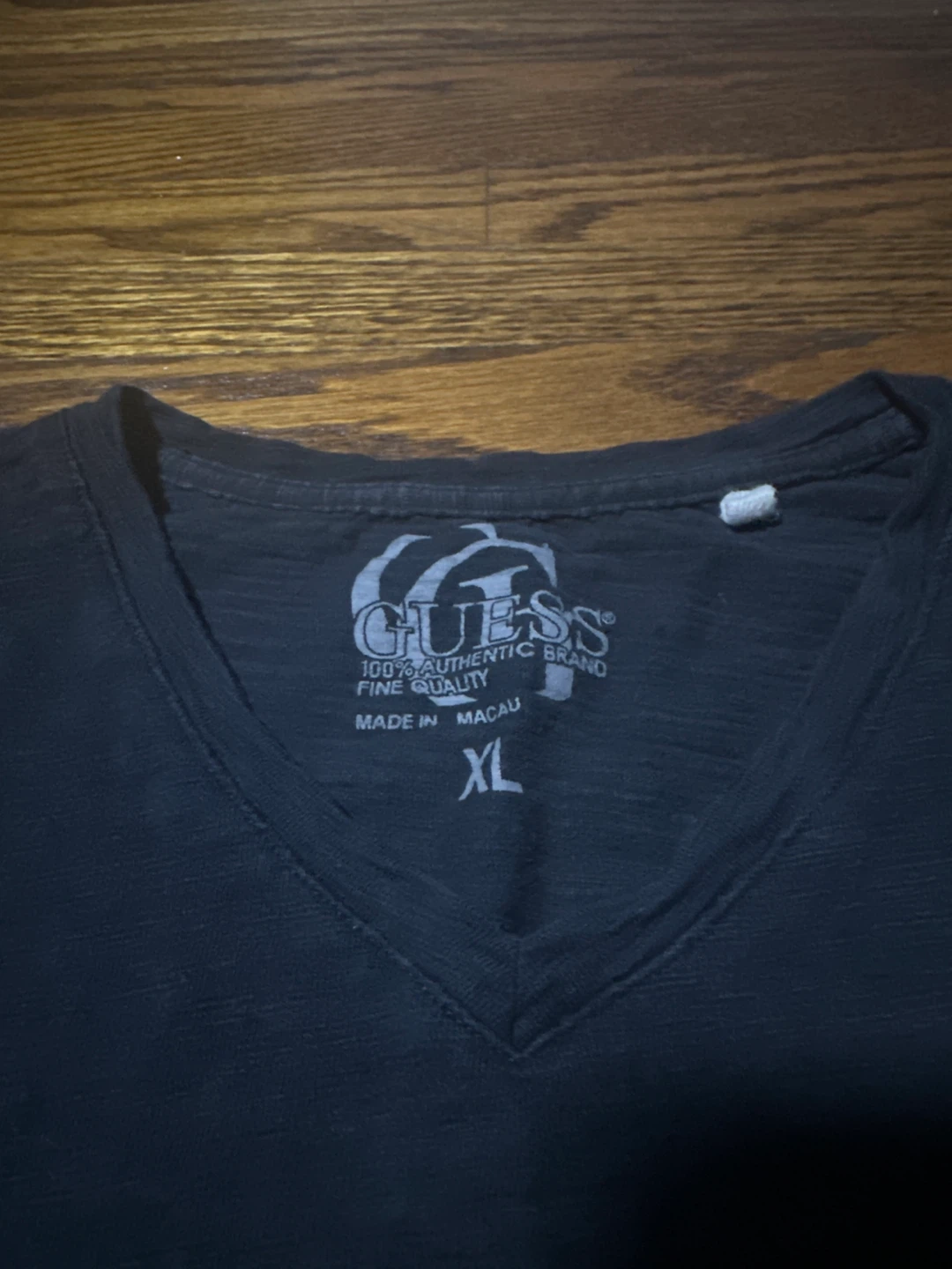 GUESS Long Sleeve V-Neck T-Shirt Black XL - photo 2