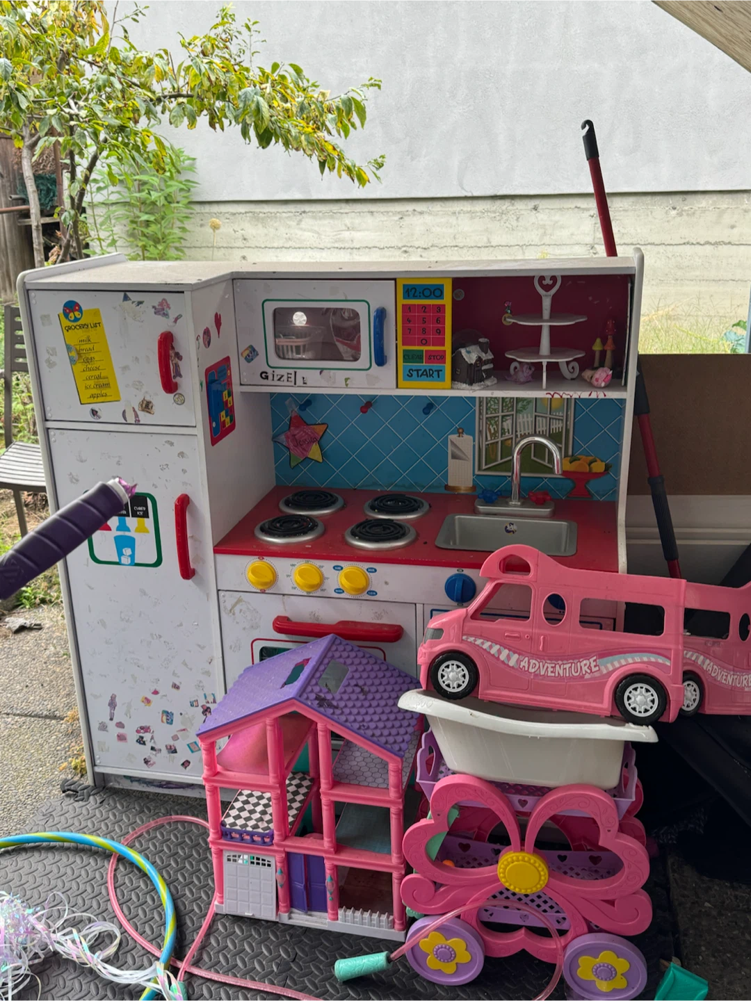 KidKraft Play Kitchen