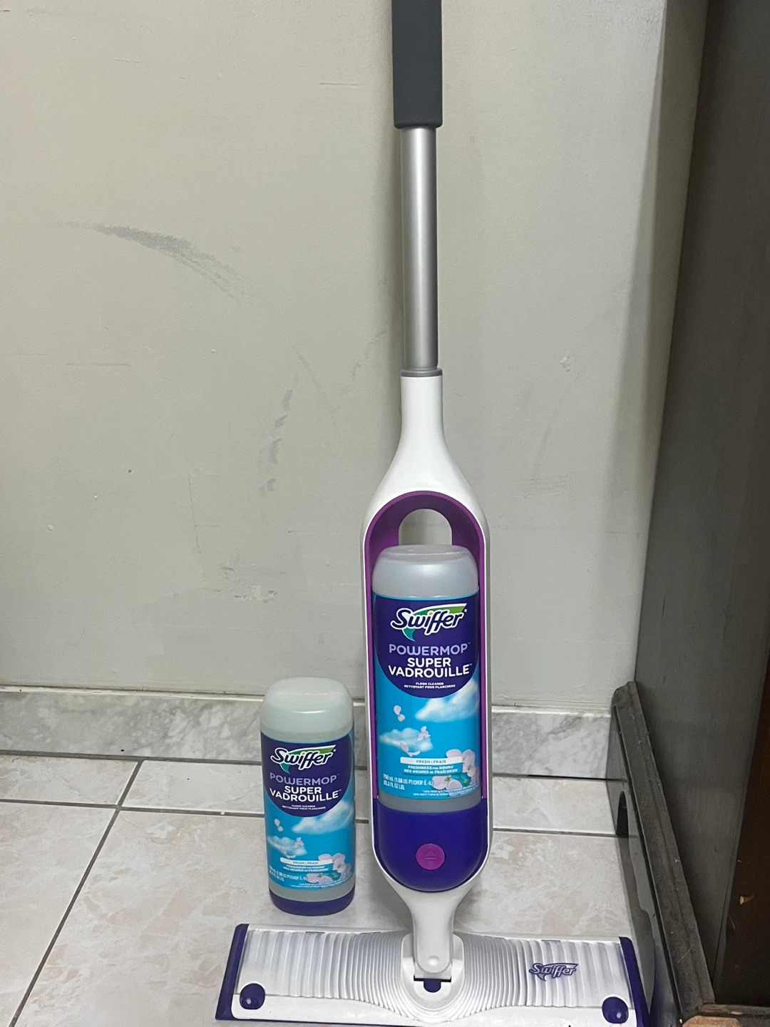 Swiffer PowerMop with extra floor cleaner