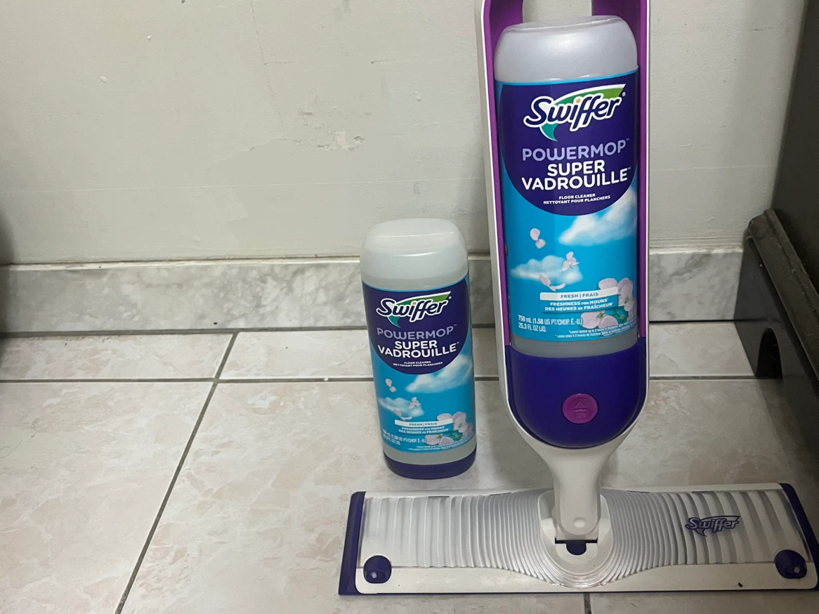 Swiffer PowerMop with extra floor cleaner - photo 2