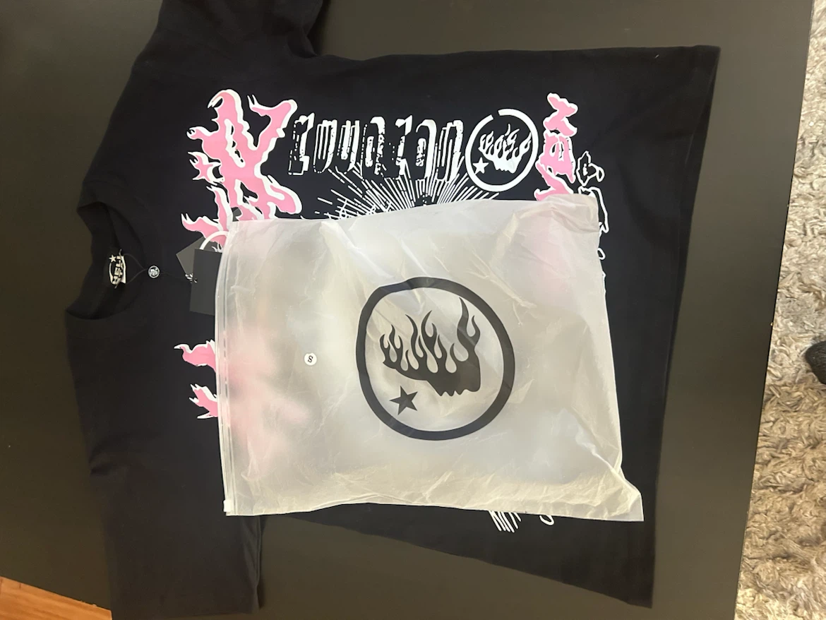 hellstar shortsleeve is this what heaven should like - photo 5