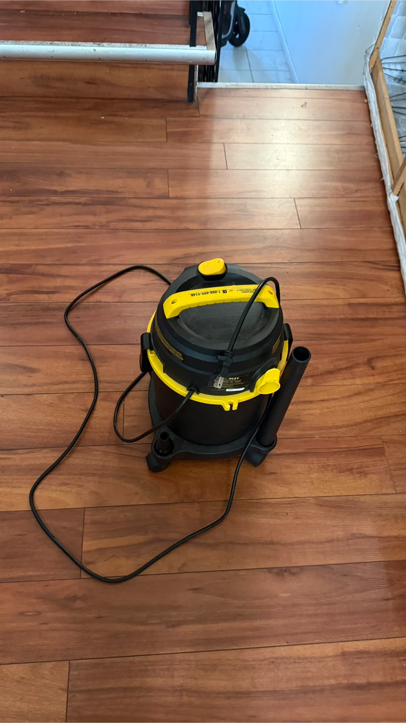 Stanley 3.0 Gallon Wet/Dry Vac - photo 2