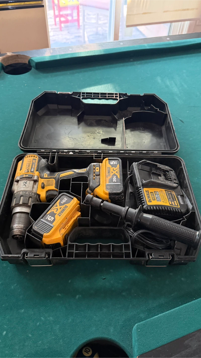 DeWalt DCD996 20V Max XR Brushless Drill/Driver Kit