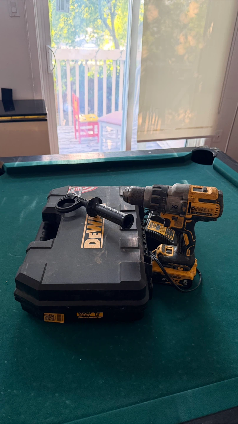 DeWalt DCD996 20V Max XR Brushless Drill/Driver Kit - photo 2