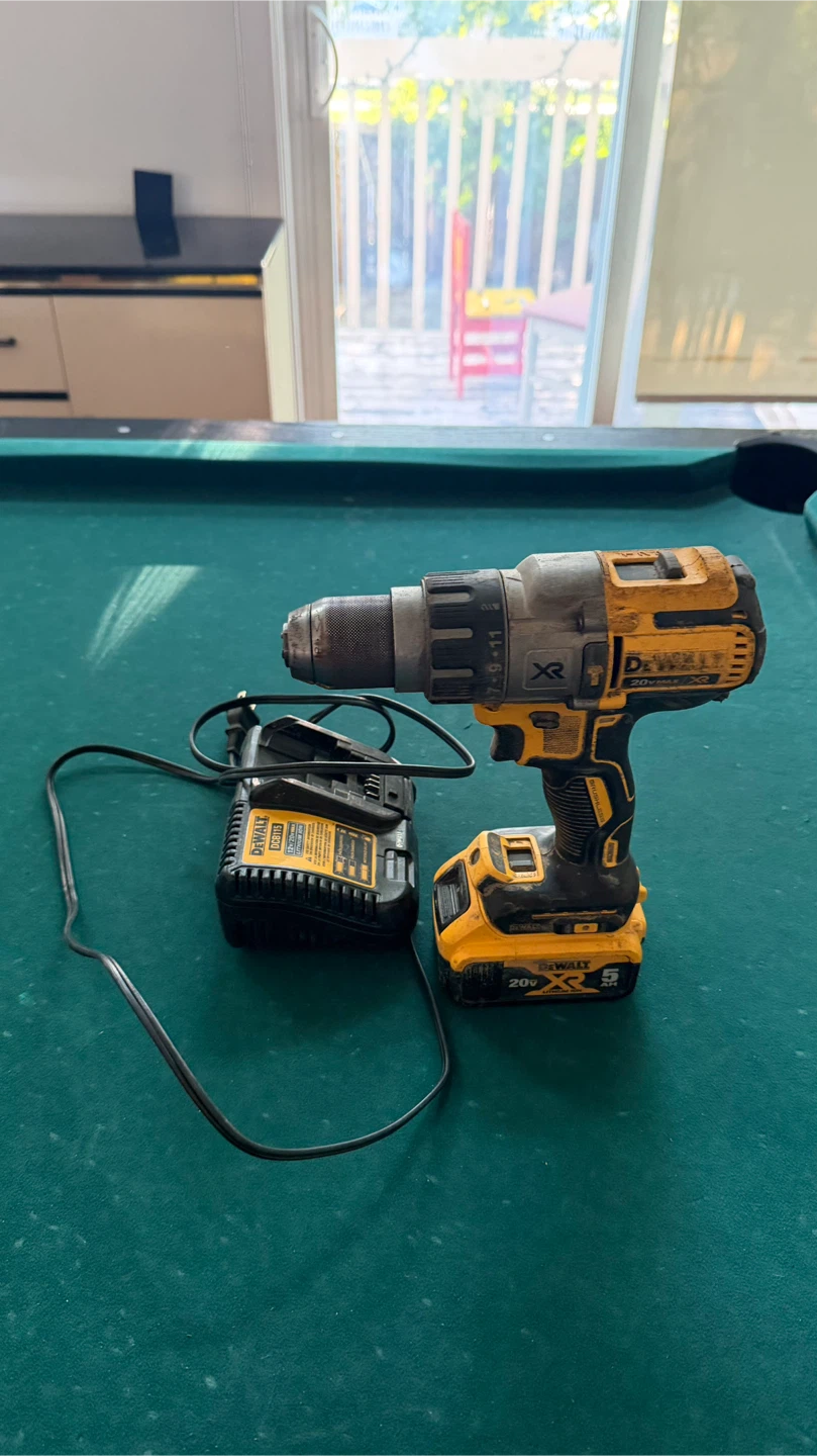 DeWalt DCD996 20V Max XR Brushless Drill/Driver Kit - photo 3
