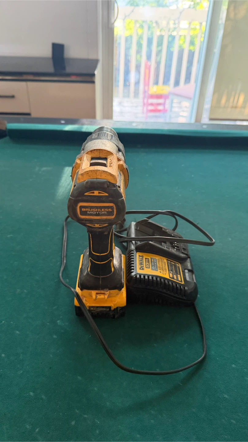 DeWalt DCD996 20V Max XR Brushless Drill/Driver Kit - photo 4