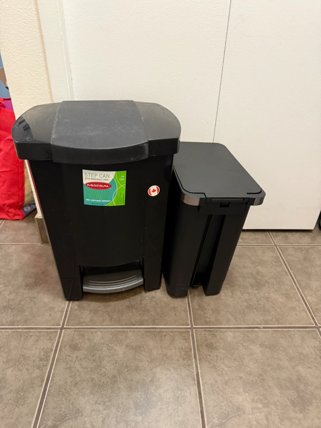 Move out sell - Two Black Step Cans (Mistral and HDX) - photo 2