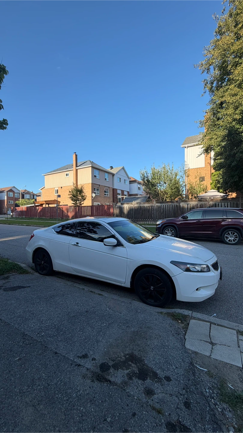 White Honda Accord Coupe - photo 2