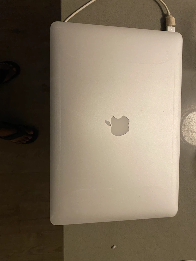 Apple MacBook Pro Laptop
