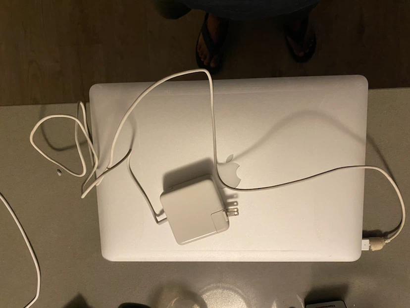 Apple MacBook Pro Laptop - photo 2