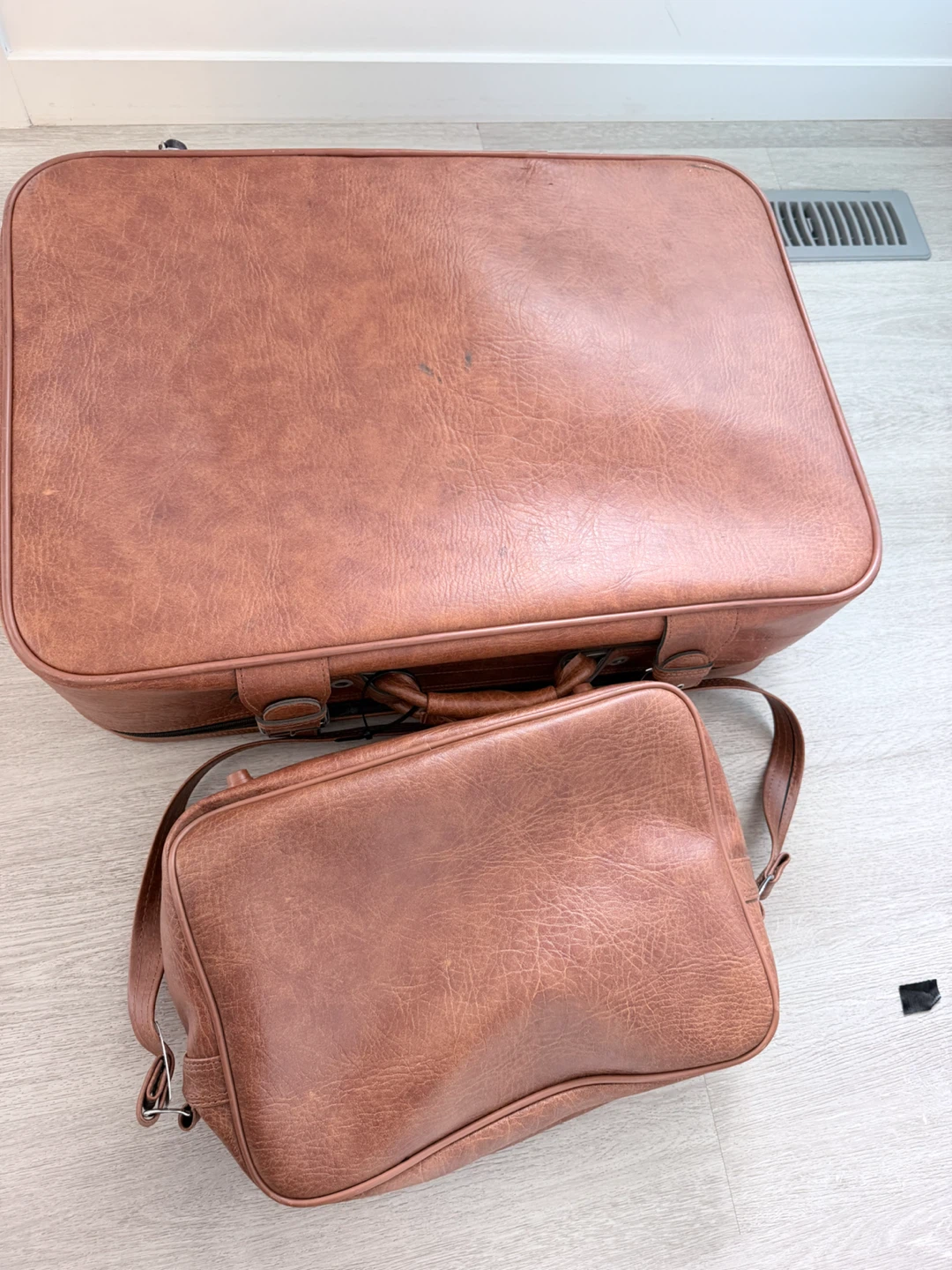 Jet Stream Vintage Luggage Set - photo 2