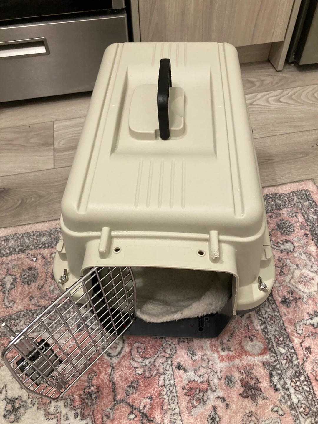 Pet Carrier with Metal Door - photo 2