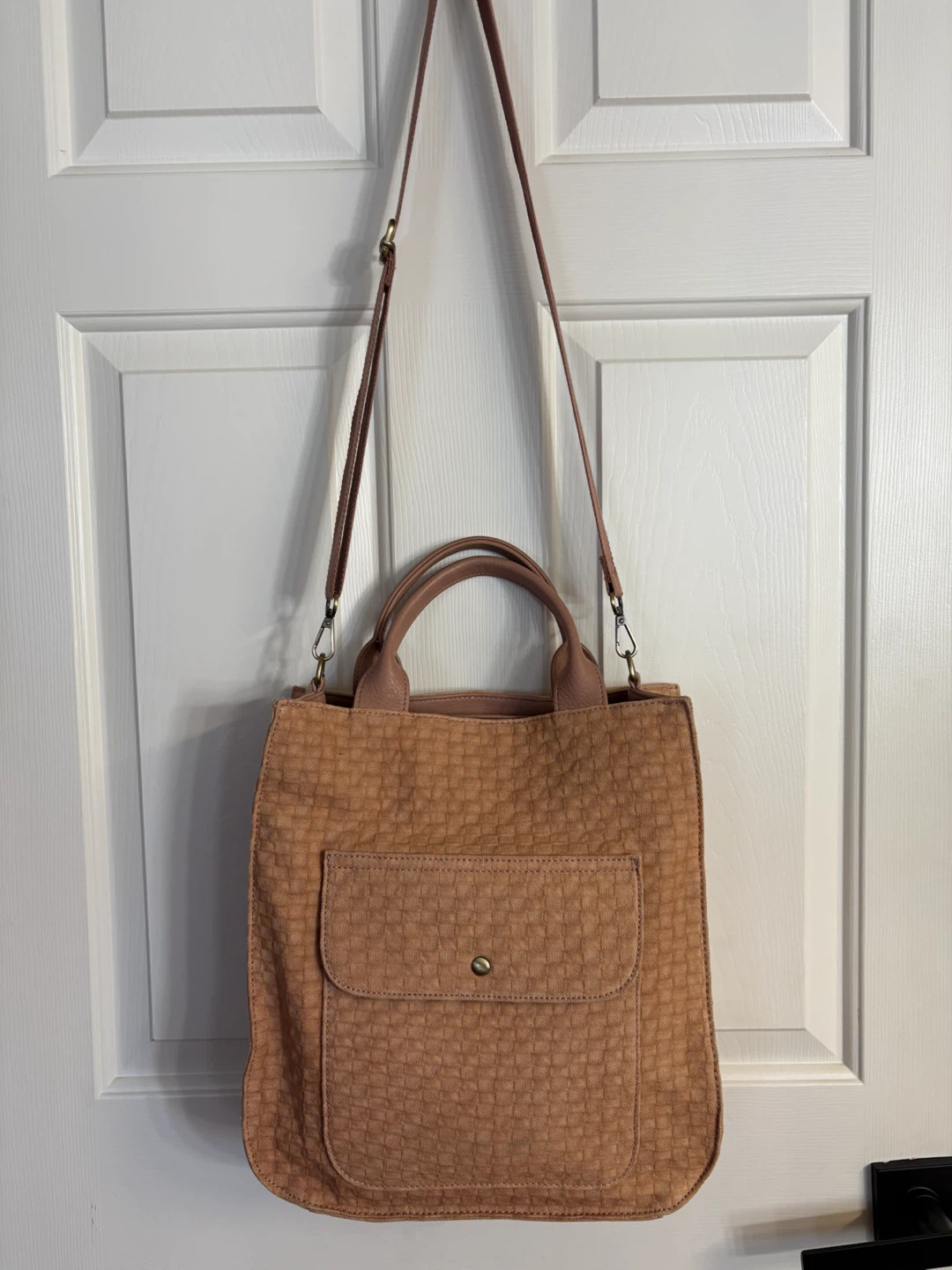 Jen & Co. Light Salmon/Coral Woven Tote Bag