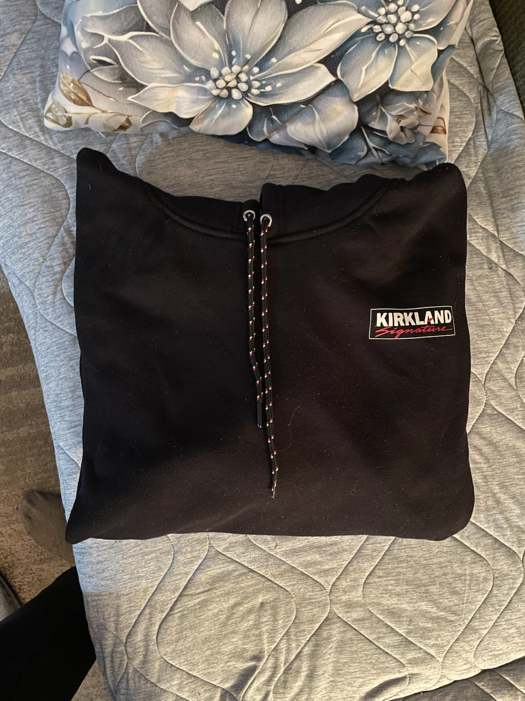 Kirkland Signature Black Hoodie - photo 3