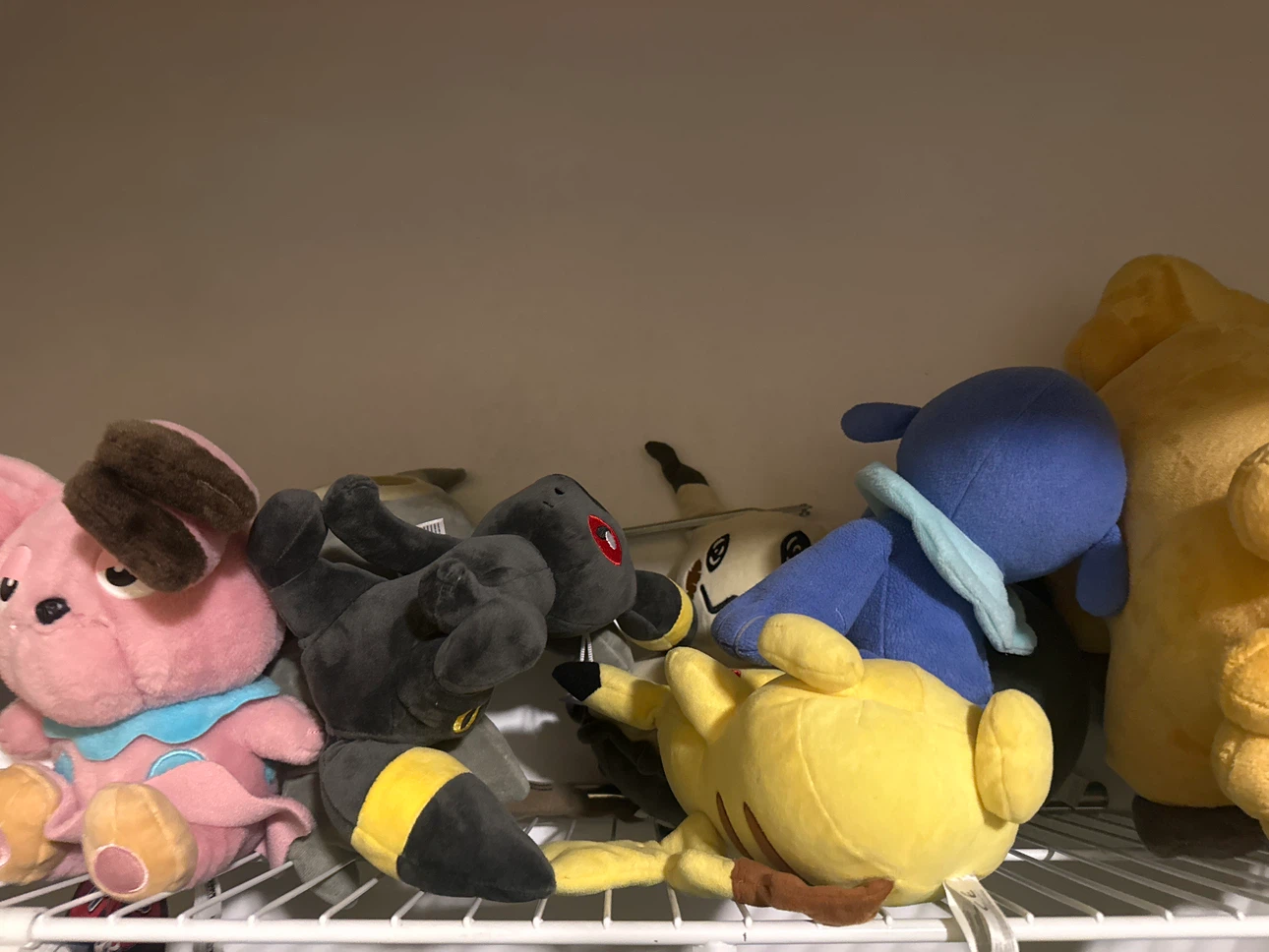 Lots of Pokemon Stuff - photo 3