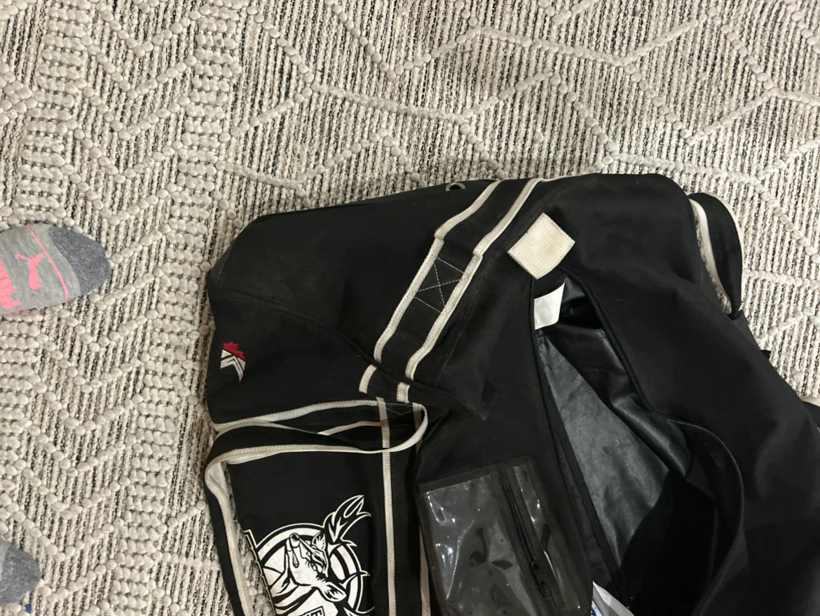 FREE Hockey Equipment Bag - photo 2