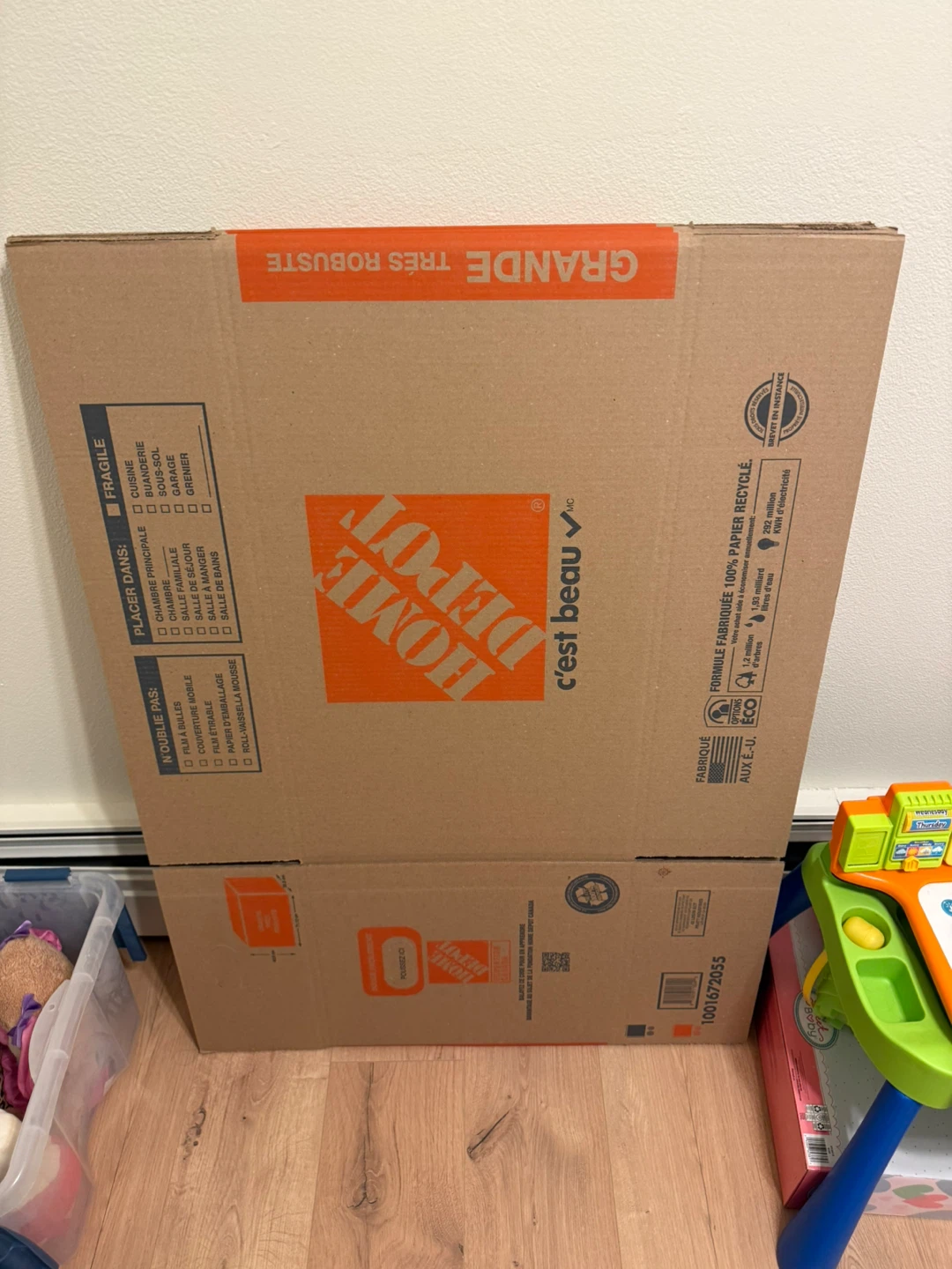 Move out sell - Home Depot large moving boxes
