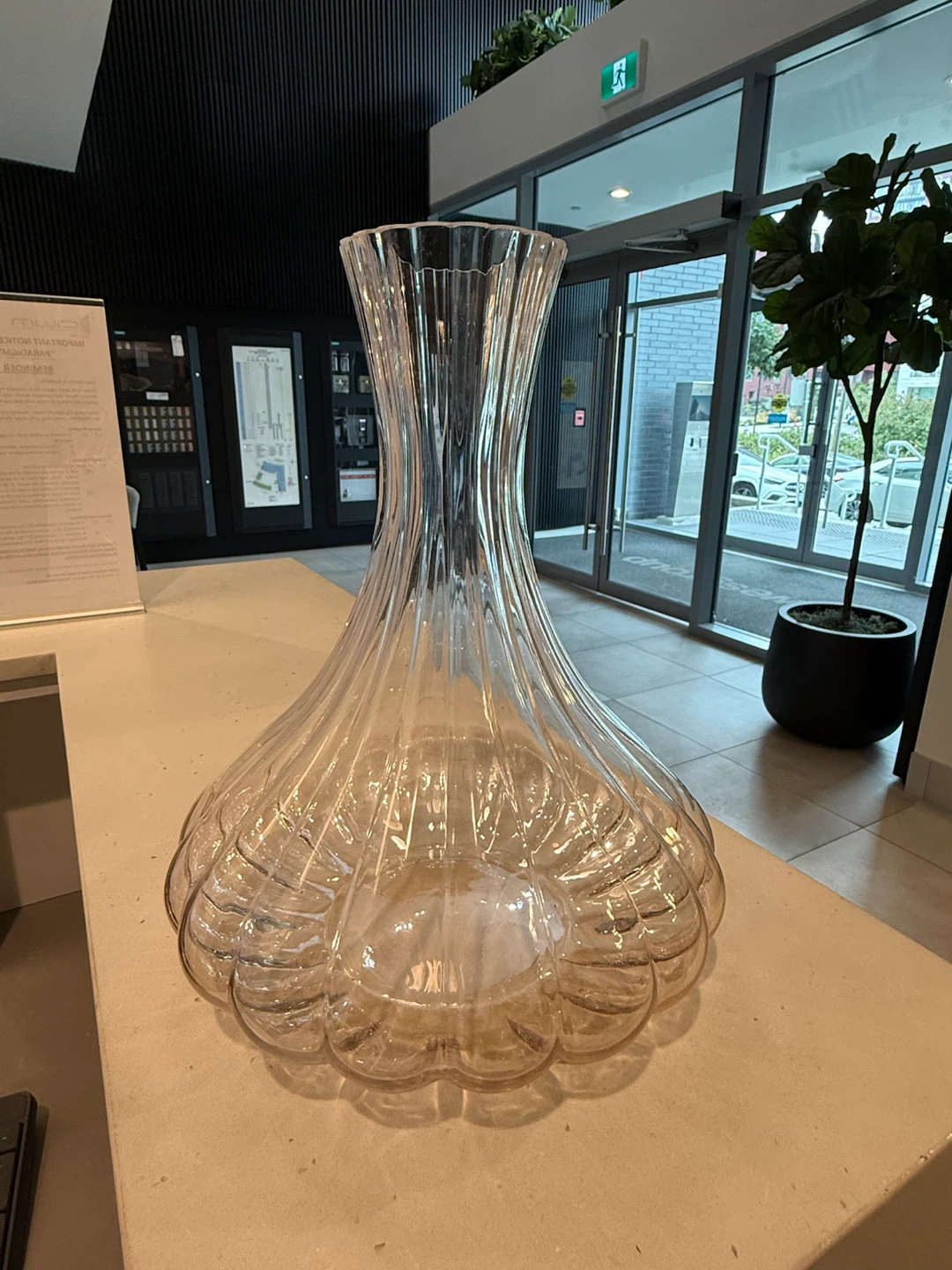 Clear Glass vase - photo 2