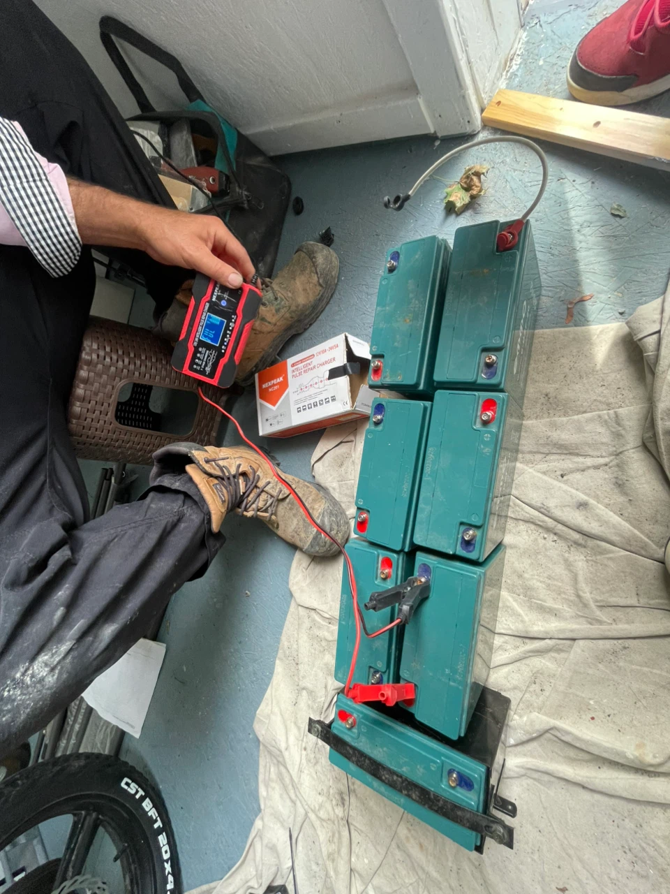 Chilwee 6-DZF-20 Battery Set with Nexpeak Charger - photo 3