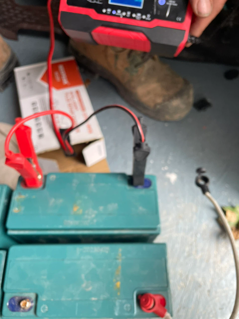 Chilwee 6-DZF-20 Battery Set with Nexpeak Charger - photo 5