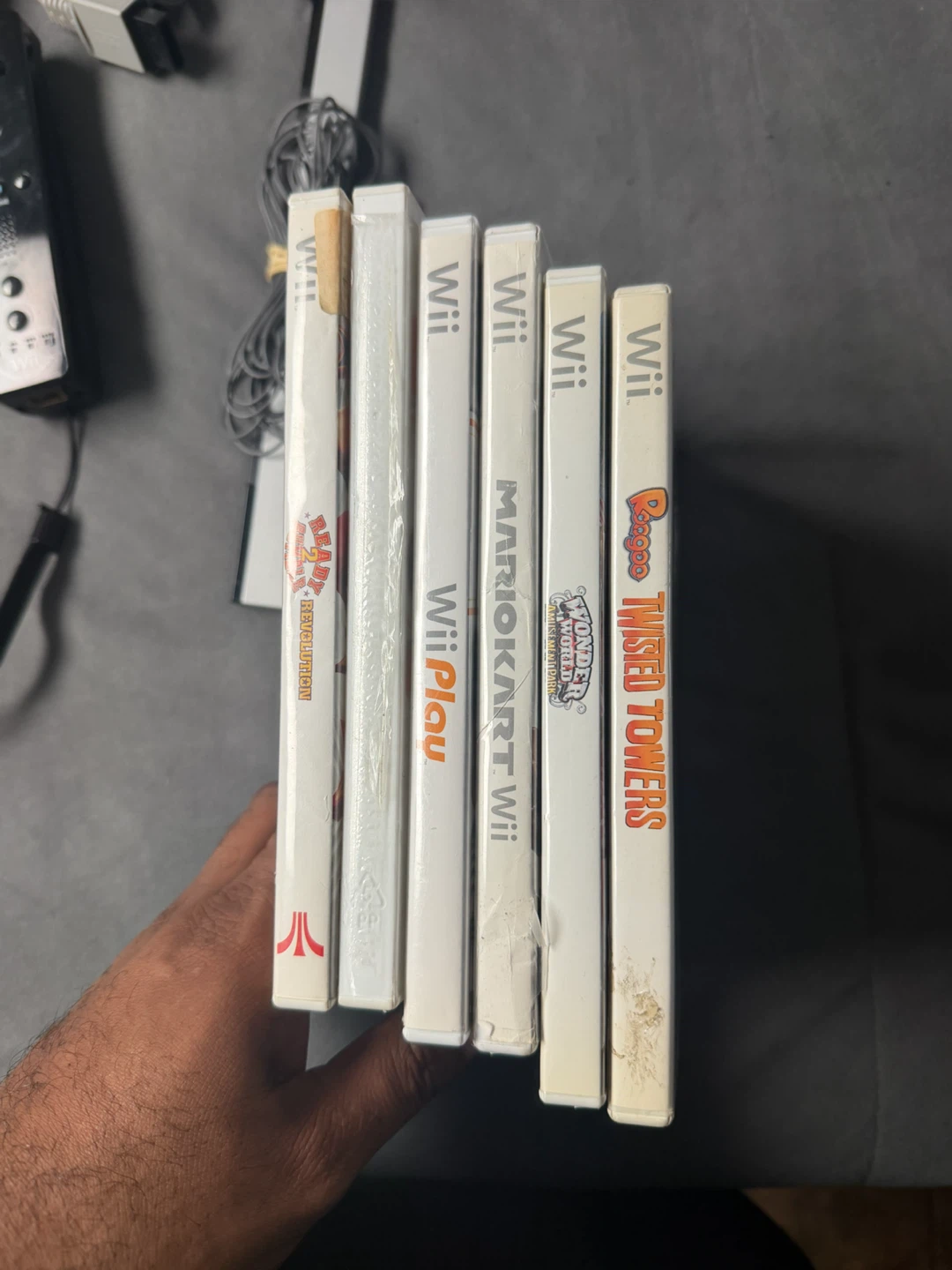 Nintendo Wii Console Bundle with Games and Controllers - photo 4